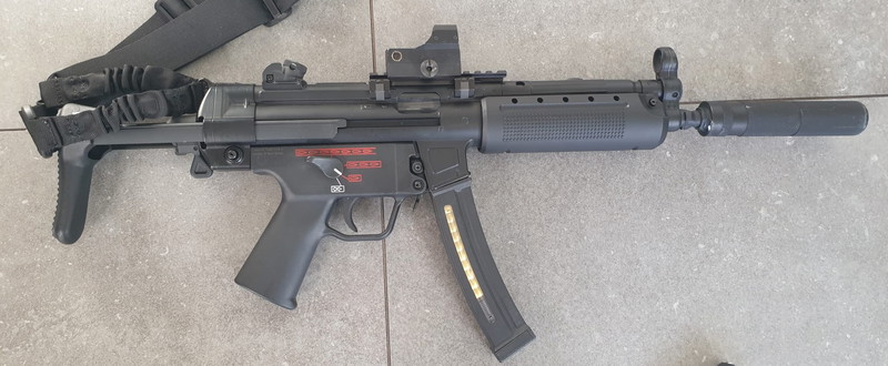 Afbeelding 1 van HK MP5 A5 met vector red dot en original HK silencer en 6 mags