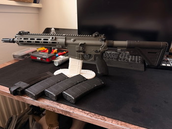 Afbeelding 2 van Custom VFC HK416A5 V3 + 4 magazijnen