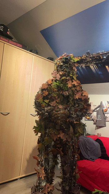 Afbeelding 3 van Handgemaakte leaf/ghillie suit