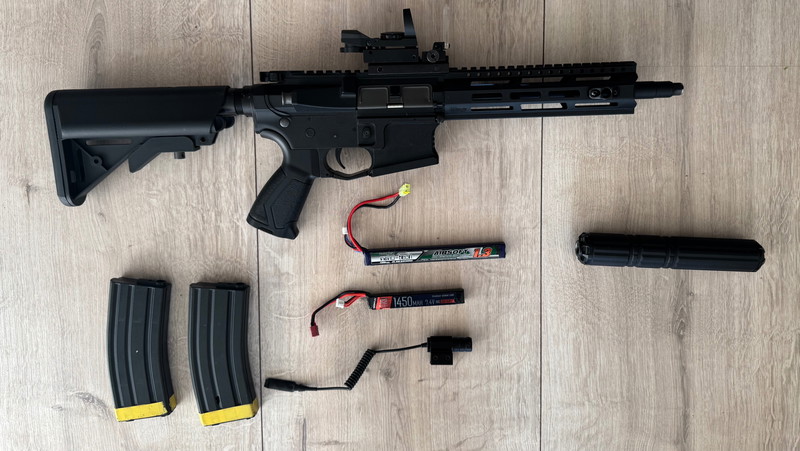 Afbeelding 1 van G&G CM16 Raider Black 2.0 met pro upgrades