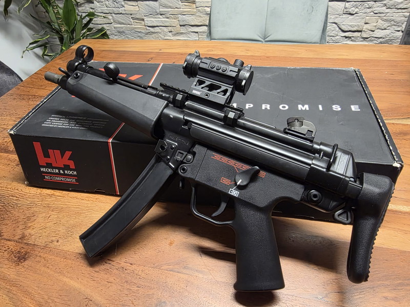 Image 1 pour VFC Heckler und Koch MP5 A3 V2 GBB inkl Feyachi Red Dot