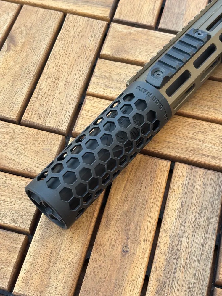 Image 1 for Custom Airsoft Suppressor Honingraat Design in kleur naar wens!
