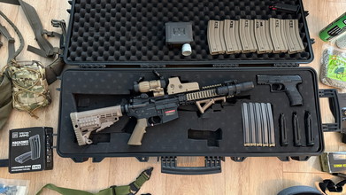 Afbeelding van Specna Arms SA-A03 + Umarex Walther PPQ M2 met alles i.v.m. stoppen airsoft hobby.