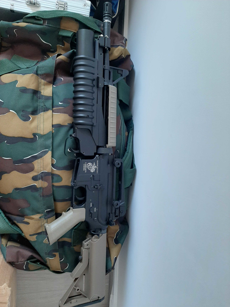 Bild 1 für M4 met grenade launcher