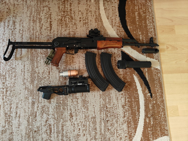 Afbeelding 1 van AK47