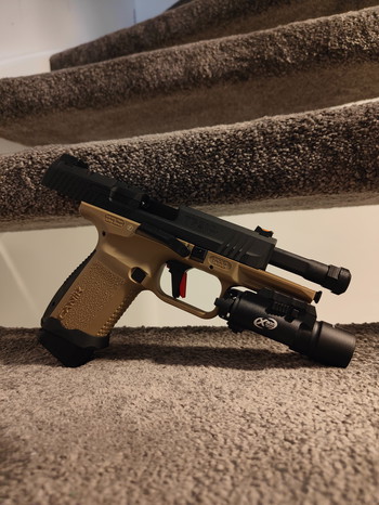 Image 2 pour Cybergun Canik TP9 GBB Dual Tone Nieuwstaat