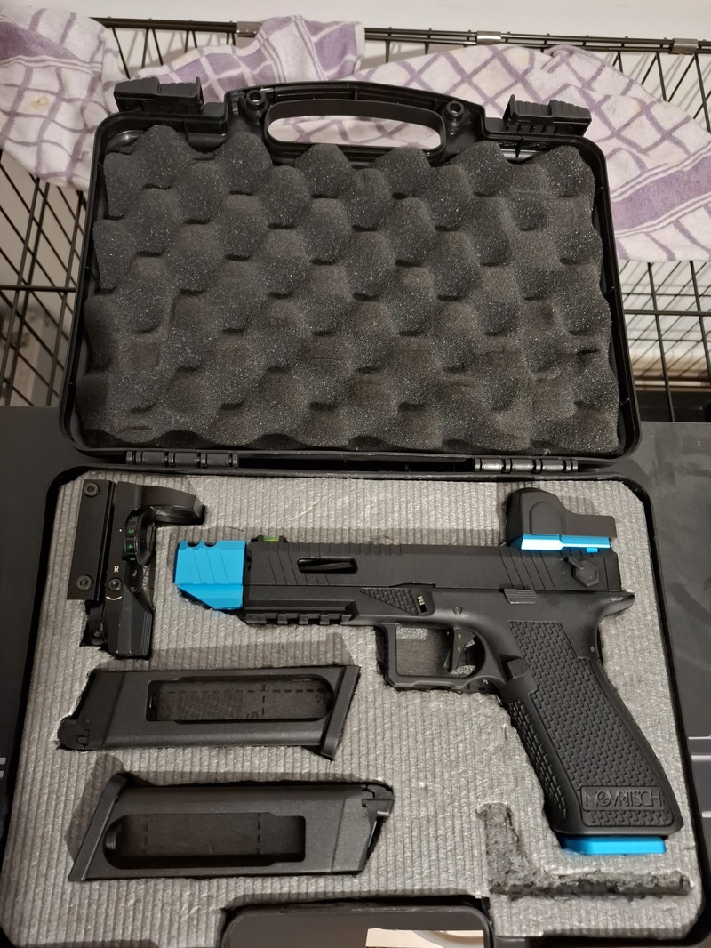 Afbeelding 1 van Novritsch SSP18 (With blue modifications / CO2 version) + 3 mags + Free bag of BBs