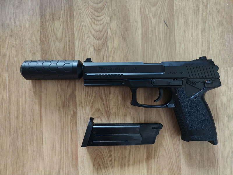 Bild 1 für Tokyo Marui MK23 fully upgraded + 3 magazines en originele items