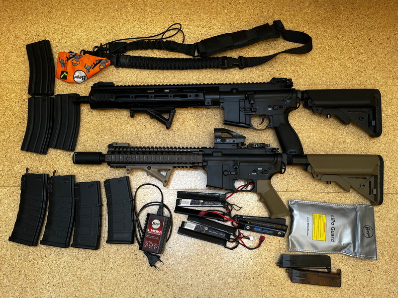 Afbeelding 1 van Airsoft Set mit 2 Waffen, Magazin, Akkus und Munition.