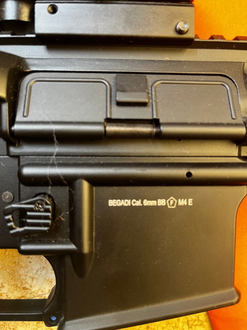 Image 3 for Airsoft Set mit 2 Waffen, Magazin, Akkus und Munition.