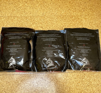 Afbeelding 5 van Airsoft Set mit 2 Waffen, Magazin, Akkus und Munition.