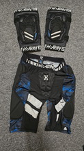 Afbeelding van HK Army slide short XL en Kneepads maat L