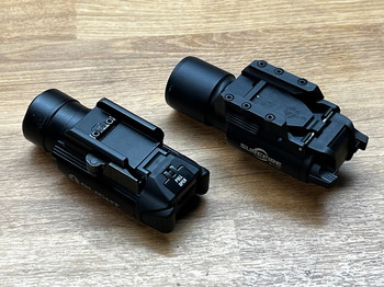 Image 3 for Olight Valkyrie PL-2 en WADSN X300 replica