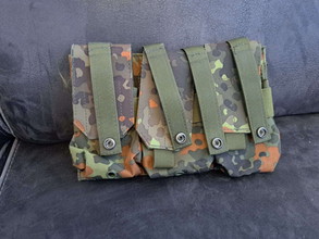 Image for 1x invadergear pouch en 1x onbekend merk pouch