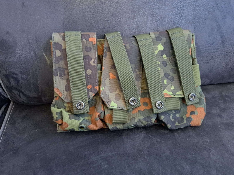 Image 1 for 1x invadergear pouch en 1x onbekend merk pouch
