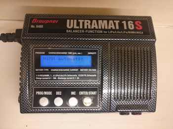 Afbeelding 4 van Ultramat 16s batterijlader + allerhanden laadkabels.