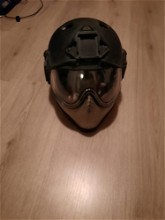 Image for Te koop zwarte war-q helm met verhoger voor rail