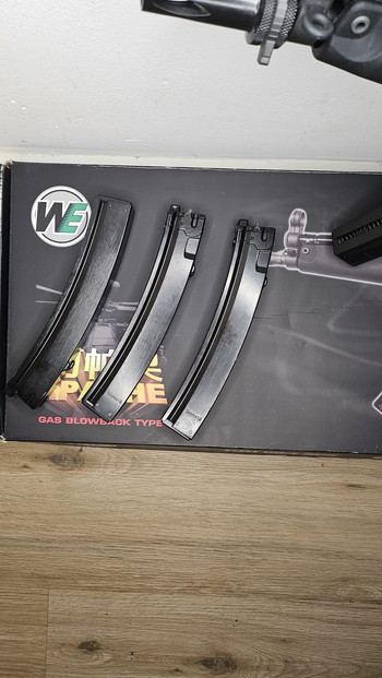 Afbeelding 2 van WE MP5 A3 GBB + 3 extra GBB mags lekvrij (4 mags totaal)