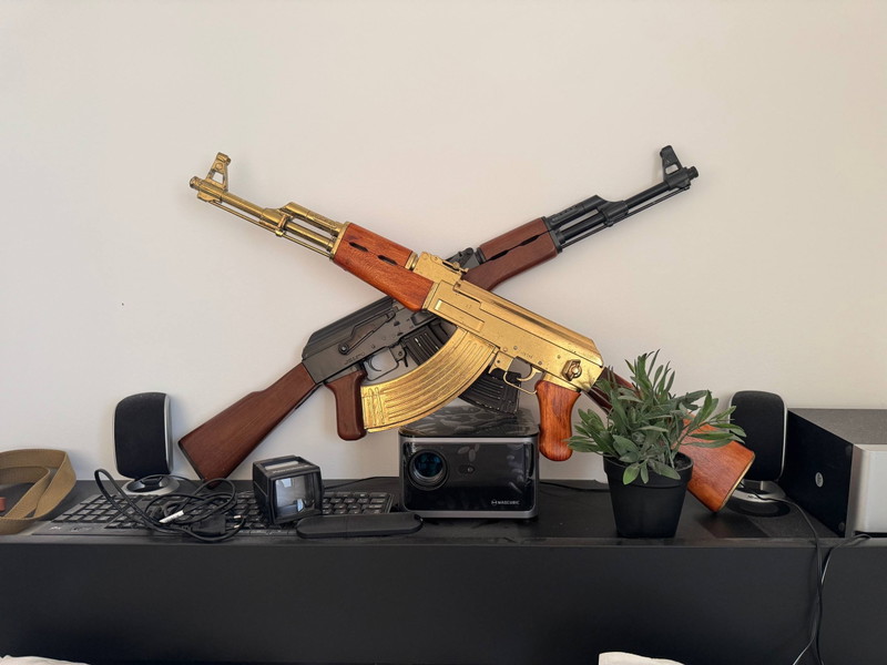 Bild 1 für Gold AK-47 Display Model
