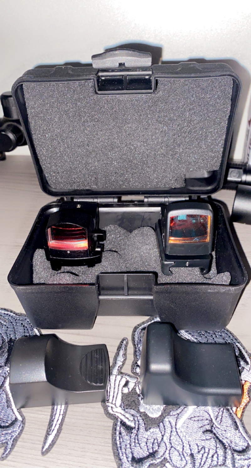 Image 1 for Pistol red dots