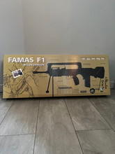 Image pour Famas F1 Cybergun