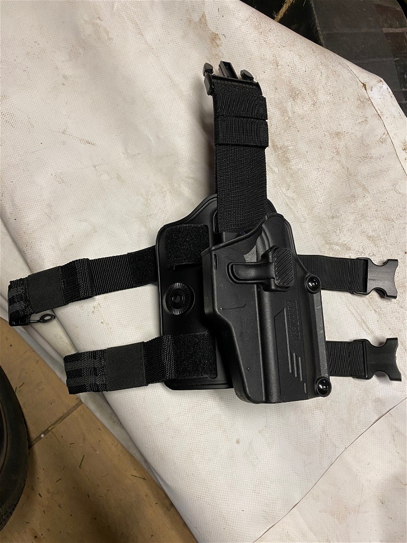 Afbeelding 1 van AMOMAX Drop leg holster met Hi-Capa holster