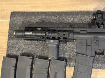 Bild 3 für SPECNA ARMS SA-E05-L EDGE + 5 mags (1x EPM , 2x specna , 2x evolution) + RED DOT + Flashlight
