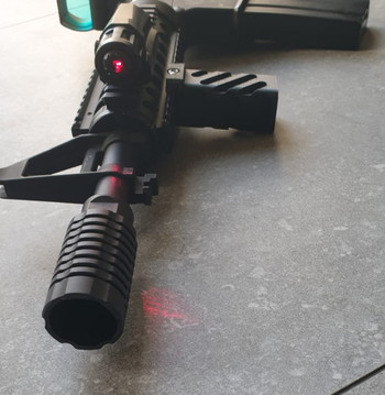 Imagen 2 de BLACKWATER 15  met red dot etc