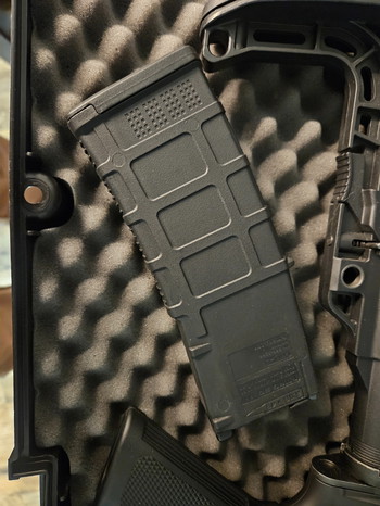 Afbeelding 2 van tokyo marui mws met maggazijnen en vortex amg uh-1