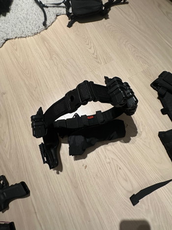 Image 3 for Glock 17 and glock 18 with a body care belt with all atachments