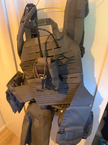 Bild 2 für Grey plate carrier with pouches