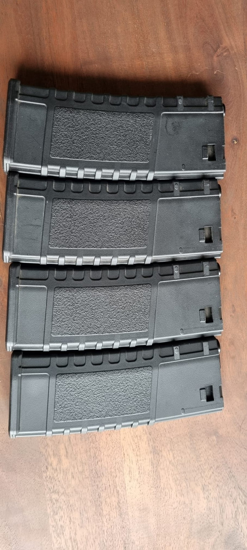 Afbeelding 1 van 4x LONEX 200 rounds mid cap magazine for M4 - Black