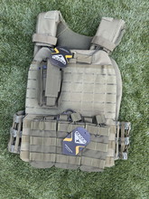 Afbeelding van Plate Carrier Groen Nieuw met Condor Pouches en Foam Platen (nieuw)