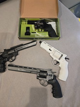 Image pour 3 dan wessons + extra revolver