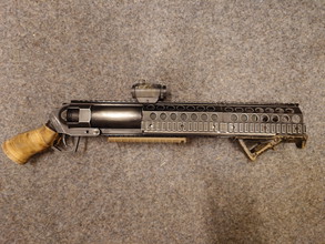 Imagen para Custom post-apoc grenade launcher.