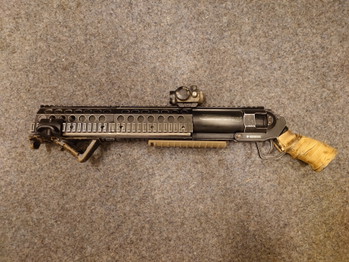 Afbeelding 2 van Custom post-apoc grenade launcher.