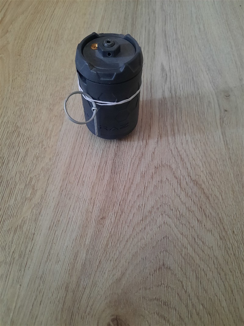 Image 1 for Te koop E-raz granaat met zwarte pouch
