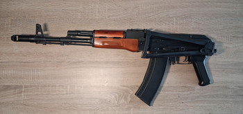 Bild 4 für E&L AKS74MN - Inclusief 5 magazijnen, houten behuizing en optics rail