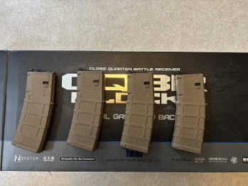 Afbeelding 3 van Tokyo Marui M4 MWS CQBR Block 1 (ZET system) GBBR + Magazines