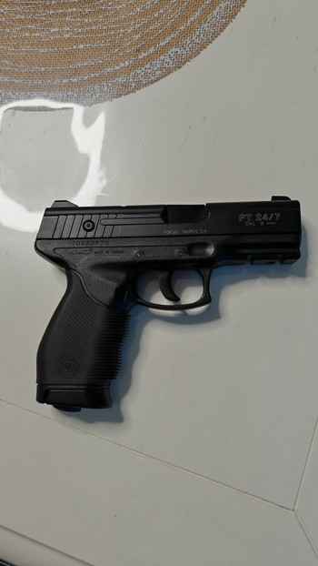 Image 2 for KWC Forjas Taurus PT 24/7 Cal 9mm (culasse métal) + mallette + 3000 BBS