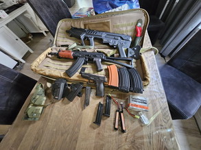 Imagen para Complete airsoft set met oa 3 replicas en kleding/uitrusting