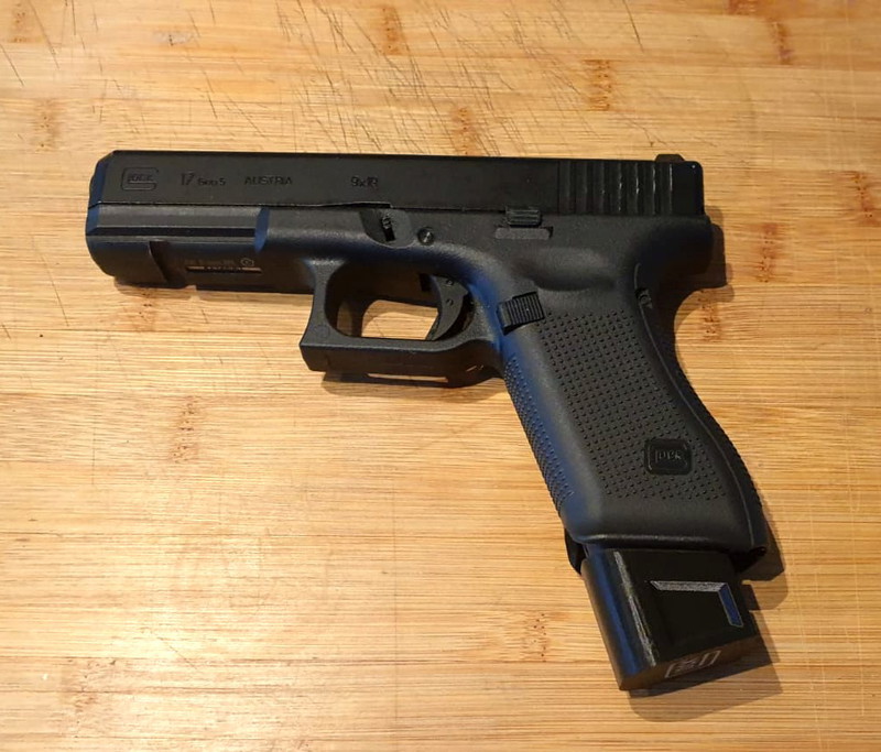 Image 1 for glock gen 5 met special baseplate