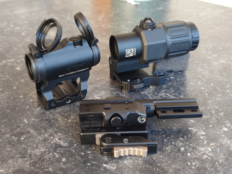 Image 1 for T2 Reddot, G33 Magnifer en SPUHR RDF-20153KE Mount, Losse verkoop mogelijk.