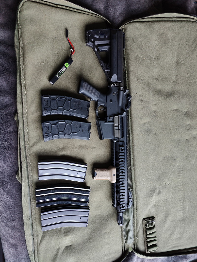 Imagen 1 de airsoft Set met vfc vr16 m4 aeg + invader gear kleding en vest