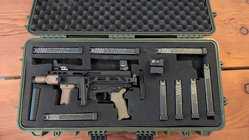 Bild 1 für Maruyama (VFC) SCW9 Pro GBBR and 8 mags - or trade the full set with three of the mags for a Maruyama MP9
