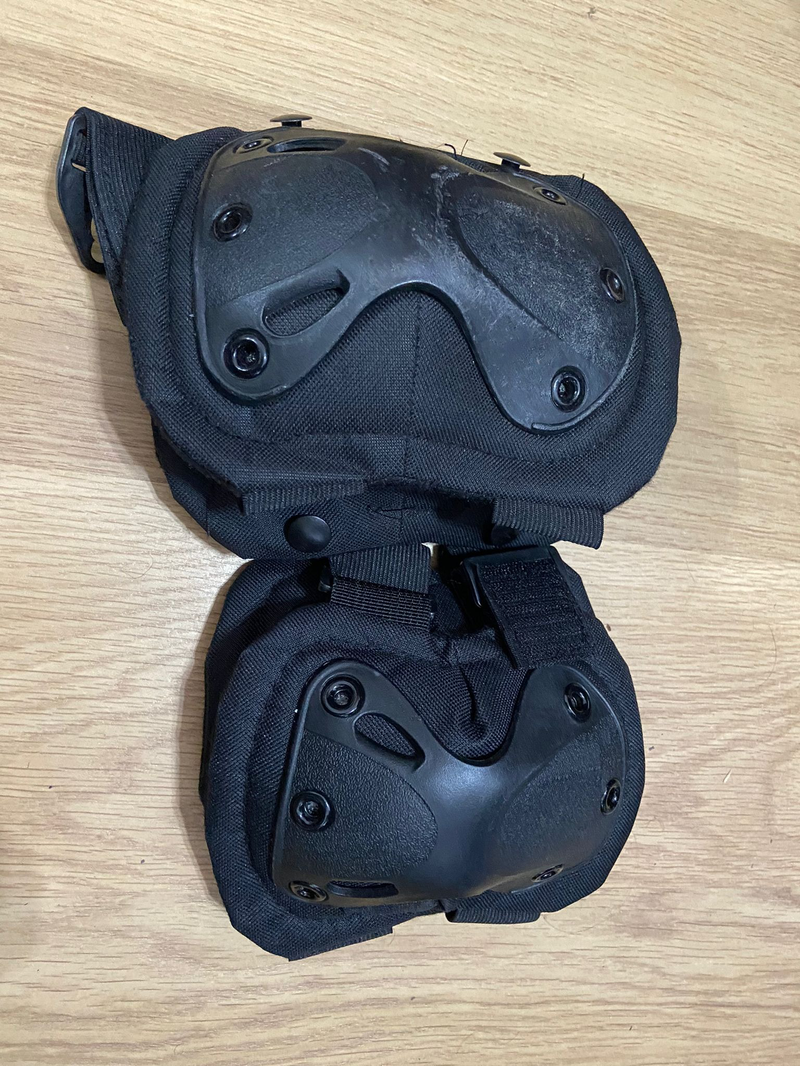 Afbeelding 1 van Ultimate Tactical Knee- & elbowpads Future Black | Gebruikt