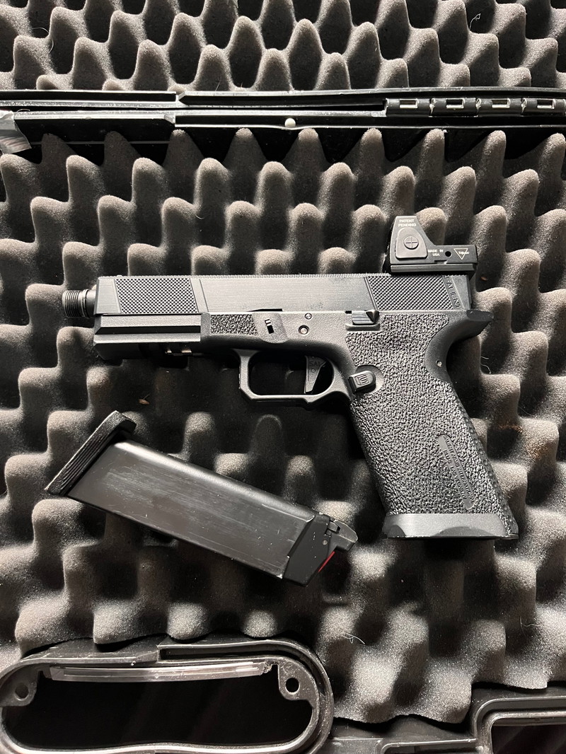 Imagen 1 de EMG salient glock