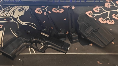 Imagen para CYMA CM.136 EBB Grach MOSFET edition+2 extra mags en paddle holster