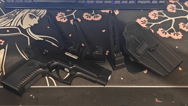 Imagen 1 de CYMA CM.136 EBB Grach MOSFET edition+2 extra mags en paddle holster