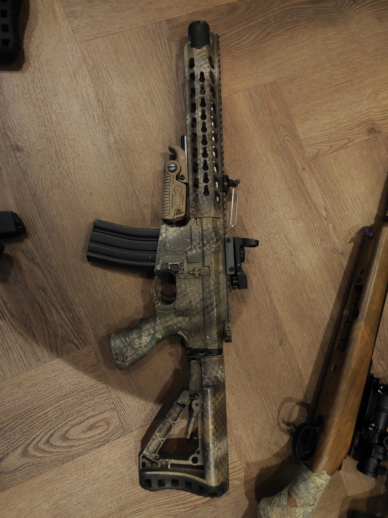 Afbeelding 1 van G&G predator met reddot en upgrade